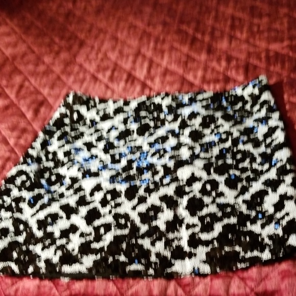 Guess black and white sequined mini skirt - Picture 8 of 8